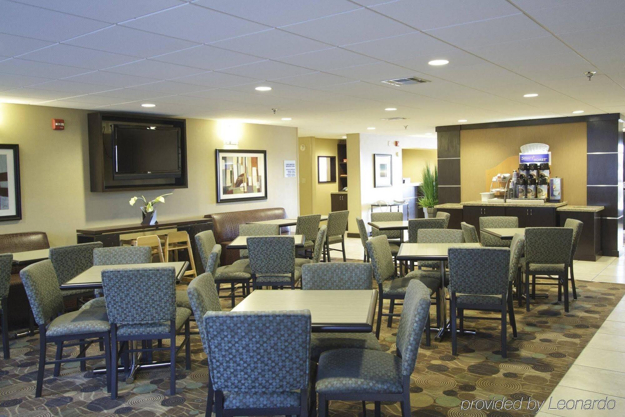 Holiday Inn Express Hotel & Suites Colby By Ihg Ngoại thất bức ảnh